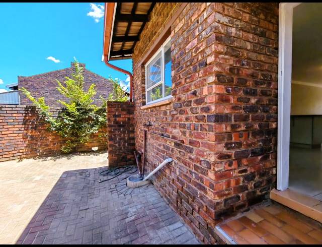 2 BEDROOM TOWNHOUSE FOR SALE IN THREE RIVERS